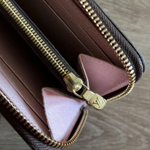 Louis Vuitton Clemence Wallet - Picture 5 of 7